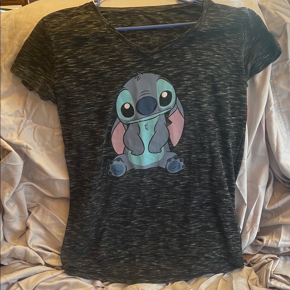 Woman’s Black Graphic T-Shirt Large